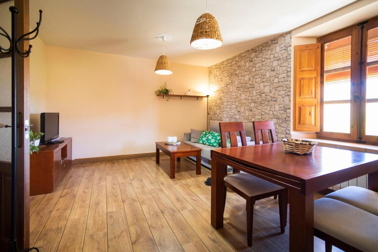 Apartamentos Ribera Del Duero Las Escuelas Vadocondes Екстериор снимка